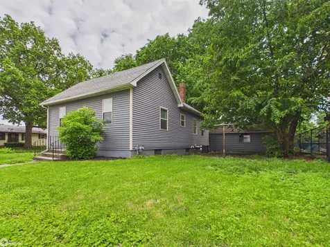 402 4th Avenue W Oskaloosa IA 52577