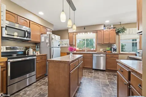 310 N Pine Street New London IA 52645