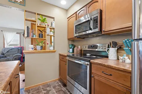 310 N Pine Street New London IA 52645