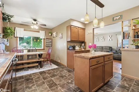 310 N Pine Street New London IA 52645