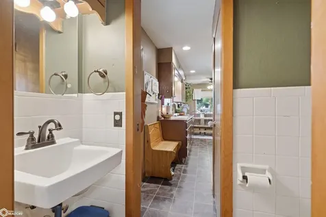 310 N Pine Street New London IA 52645