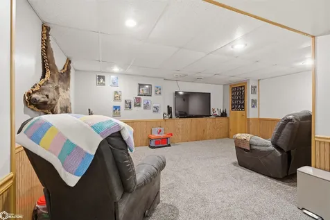 310 N Pine Street New London IA 52645