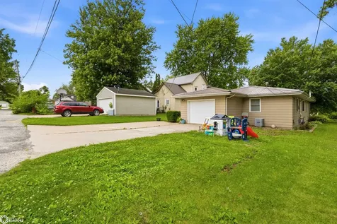 310 N Pine Street New London IA 52645