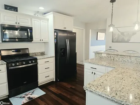 42 Golf View Court Garner IA 50438