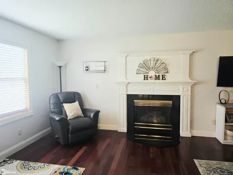 42 Golf View Court Garner IA 50438