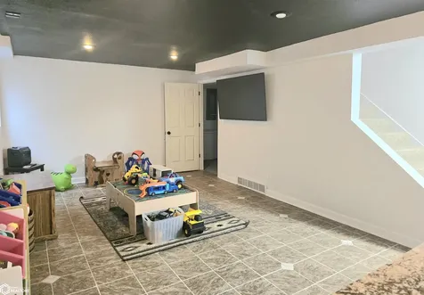 42 Golf View Court Garner IA 50438
