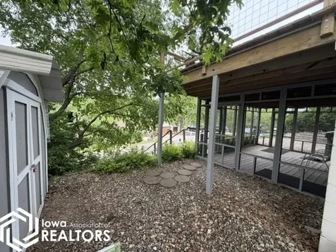 1285 Lakeshore Drive Brooklyn IA 52211