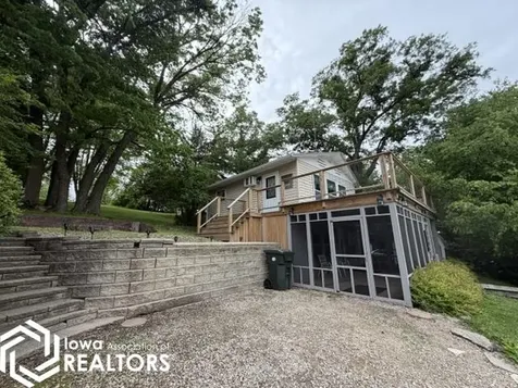 1285 Lakeshore Drive Brooklyn IA 52211