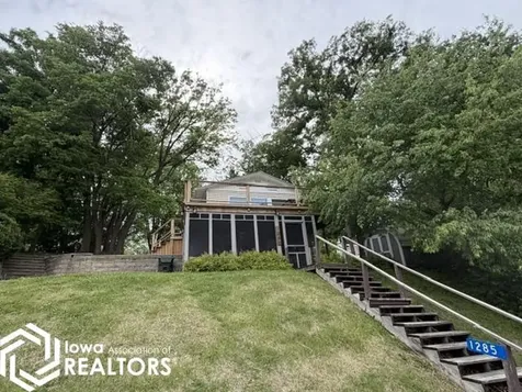 1285 Lakeshore Drive Brooklyn IA 52211