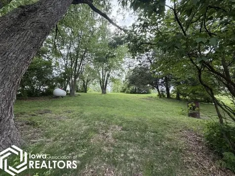 1285 Lakeshore Drive Brooklyn IA 52211