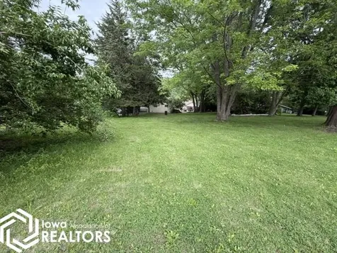 1285 Lakeshore Drive Brooklyn IA 52211