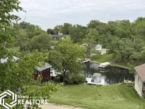 1285 Lakeshore Drive Brooklyn IA 52211