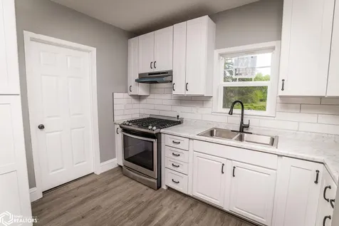 632 Woodlawn Street Traer IA 50675