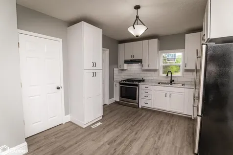 632 Woodlawn Street Traer IA 50675