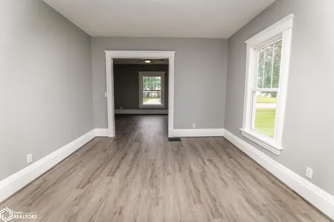 632 Woodlawn Street Traer IA 50675