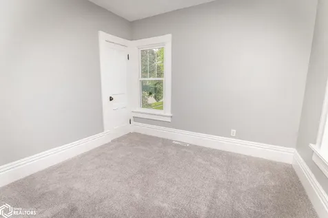 632 Woodlawn Street Traer IA 50675