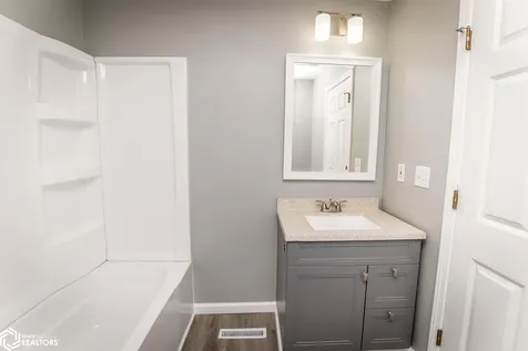 632 Woodlawn Street Traer IA 50675