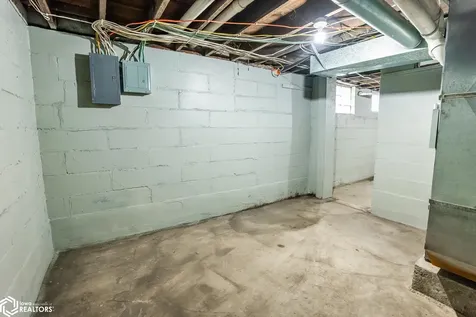 632 Woodlawn Street Traer IA 50675