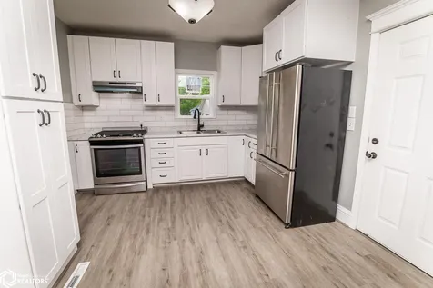632 Woodlawn Street Traer IA 50675