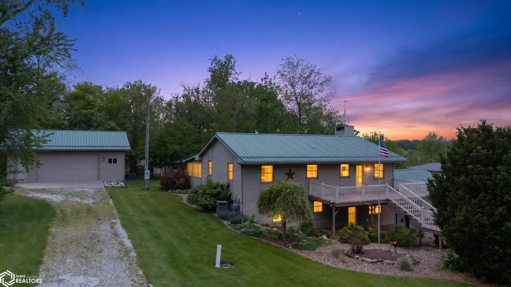 2172 Anchor Drive Garwin IA 50632
