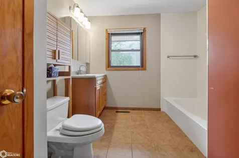 2172 Anchor Drive Garwin IA 50632