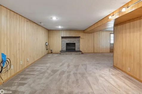 2172 Anchor Drive Garwin IA 50632