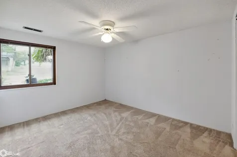 2172 Anchor Drive Garwin IA 50632
