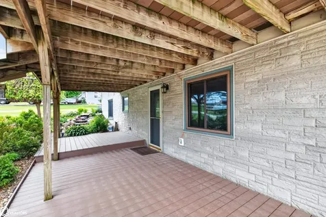 2172 Anchor Drive Garwin IA 50632
