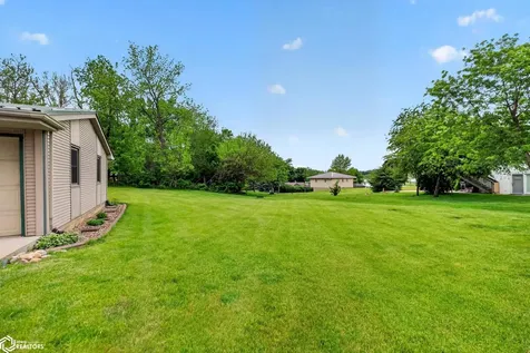 2172 Anchor Drive Garwin IA 50632