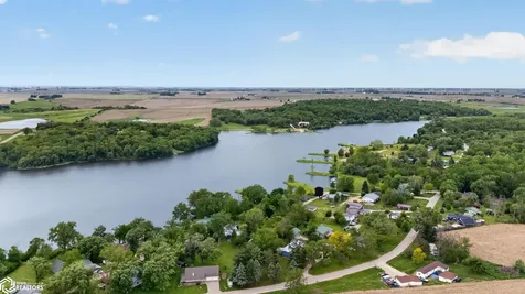 2172 Anchor Drive Garwin IA 50632