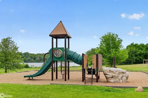 2172 Anchor Drive Garwin IA 50632