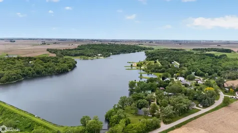 2172 Anchor Drive Garwin IA 50632