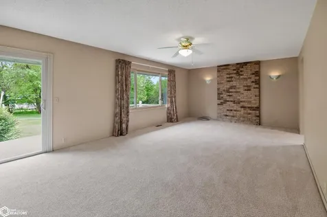2172 Anchor Drive Garwin IA 50632