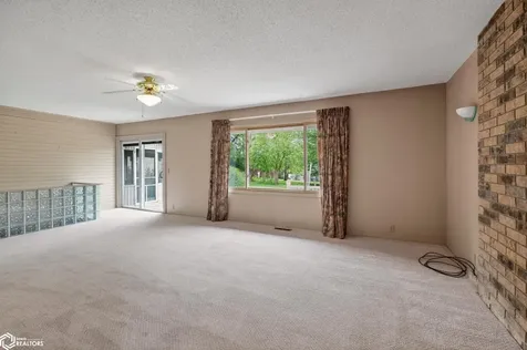 2172 Anchor Drive Garwin IA 50632