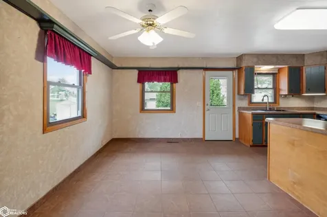 2172 Anchor Drive Garwin IA 50632