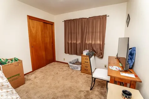 1702 Washington Street Eldora IA 50627