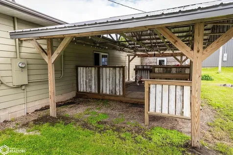 1702 Washington Street Eldora IA 50627