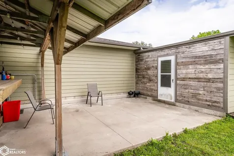 1702 Washington Street Eldora IA 50627