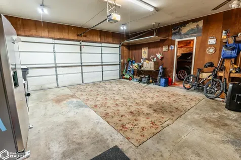 1702 Washington Street Eldora IA 50627