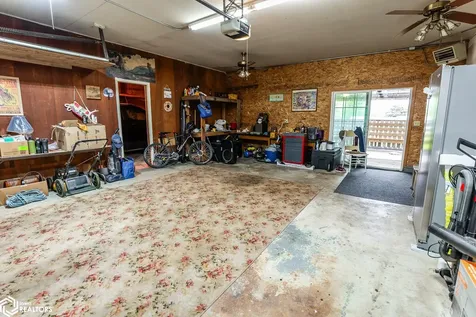 1702 Washington Street Eldora IA 50627