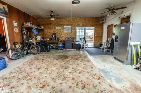 1702 Washington Street Eldora IA 50627