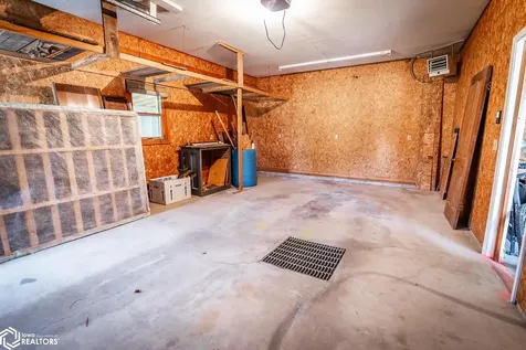 1702 Washington Street Eldora IA 50627
