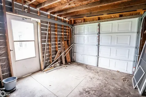 1702 Washington Street Eldora IA 50627