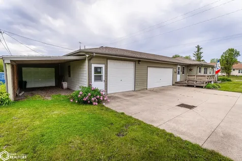 1702 Washington Street Eldora IA 50627
