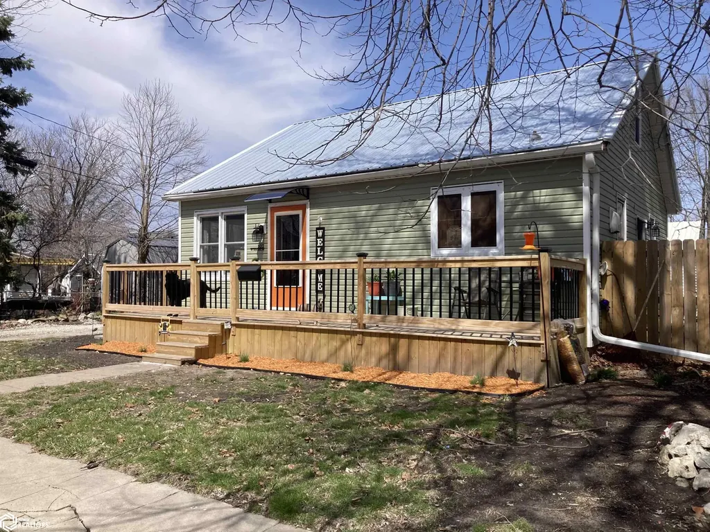 102 W Madison New London IA 52645