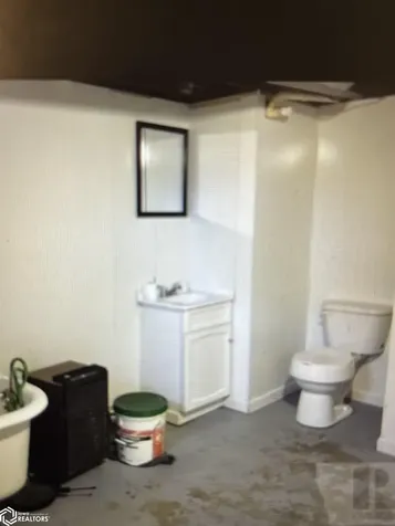 102 W Madison New London IA 52645