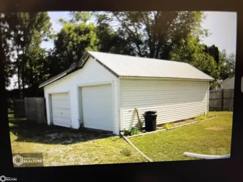 102 W Madison New London IA 52645