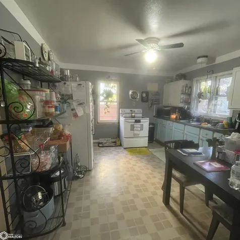 102 W Madison New London IA 52645