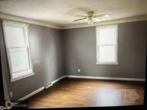 102 W Madison New London IA 52645