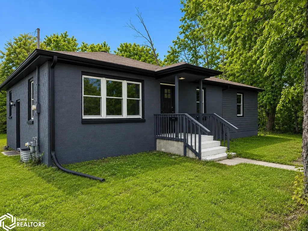 202 Curran Street Burlington IA 52601